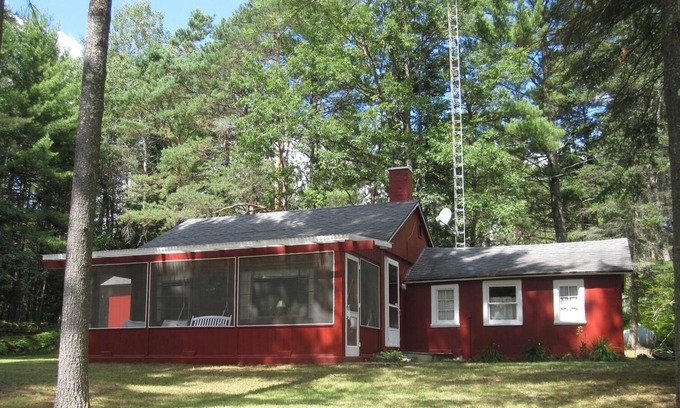 Mayfield Cabin | Boardman Riverfront 4 Bedroom Cabin