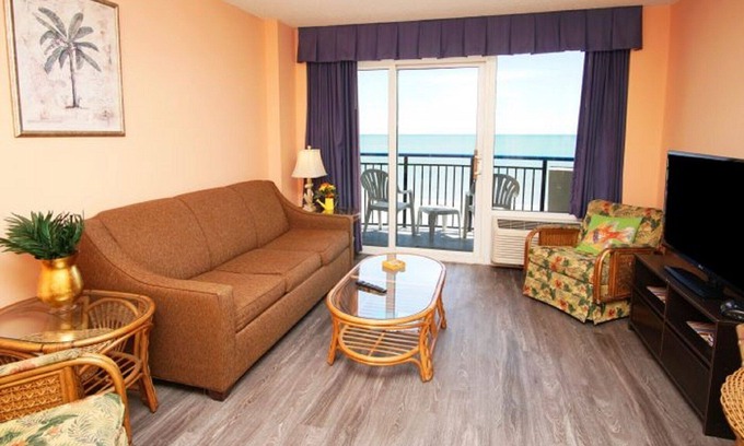Myrtle Beach Condo | Boardwalk Beach Resort 634, Lovely 1 BR Ocean Front Condo with Indoor Outdoor Pools, Hot tubs, Lazy River and Kiddie Pool