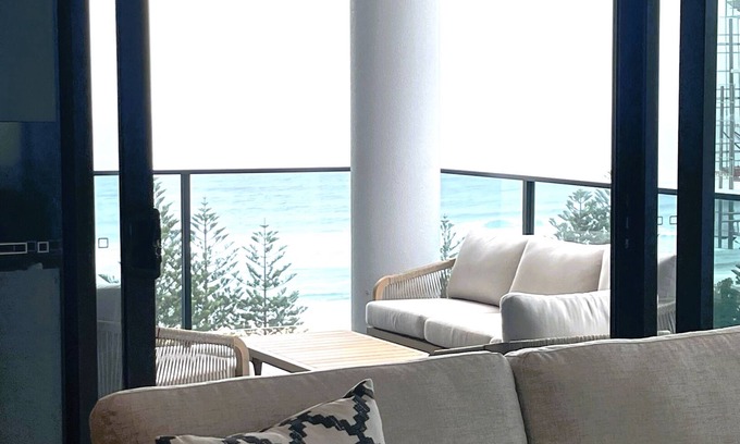 Burleigh Heads Apartment | Boardwalk Burleigh Beach Best Location