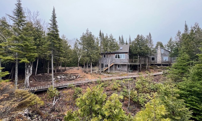 Tobermory Cottage | Boardwalk Pines at Tobermory
