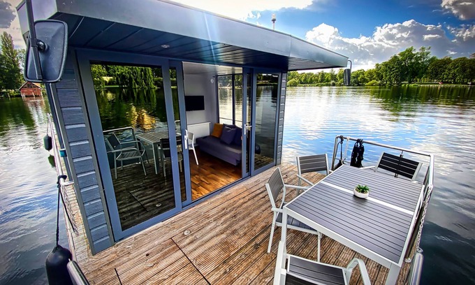 Schwerin Boat Rental | Boat 'Cosy Hannah Führerscheinfrei' with Private Terrace