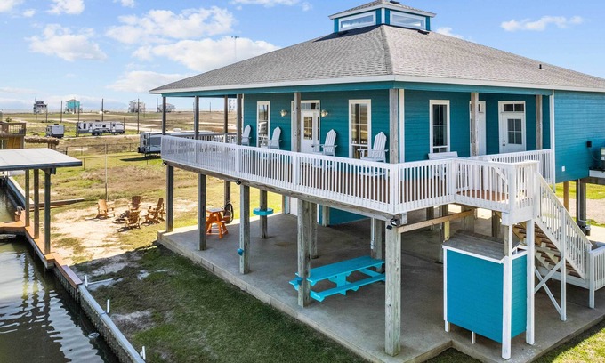 Freeport House | Boat Dock Access: Waterfront Freeport Home!