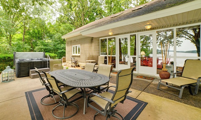 Almo House | Boat Dock: Lakeside Kentucky Getaway!