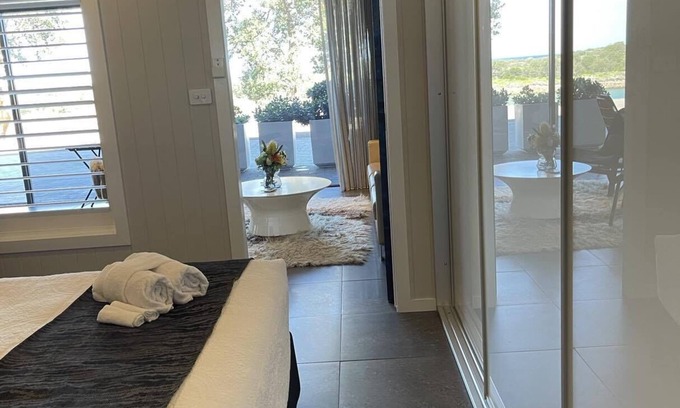 Boat Harbour Apartment | Boat Harbour @ Port Stephens coastal beach apartment - 30metres walk to beach!