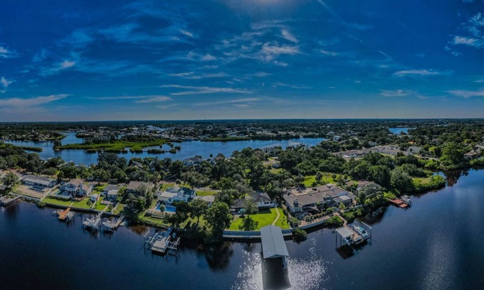 Tarpon Springs House | Boat house on the gulf - 4 bedrooms/3 bathrooms