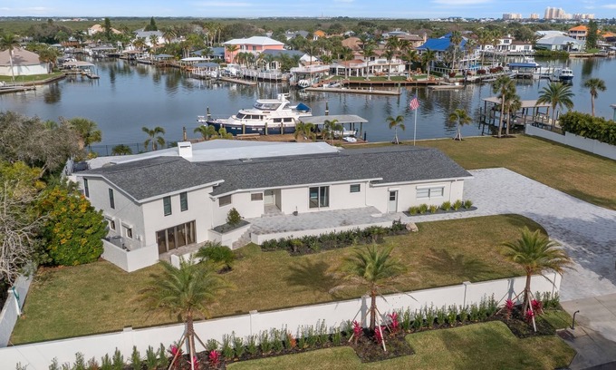 New Smyrna Beach House | Boaters Dream House with HUGE dock!