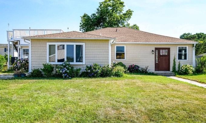 Berlin House | Boaters paradise. 3 bedroom 2 bath house on canal with bay and ocean view
