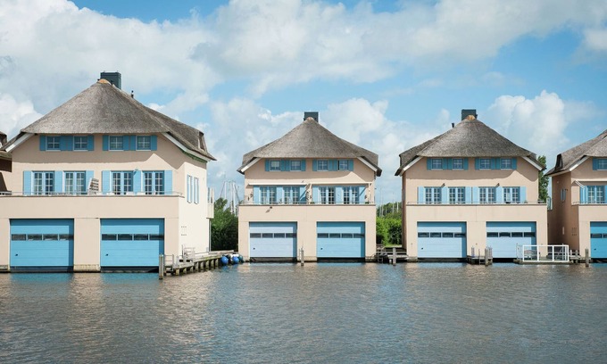 Stavoren House | Boathouse Villa near Stavoren with view