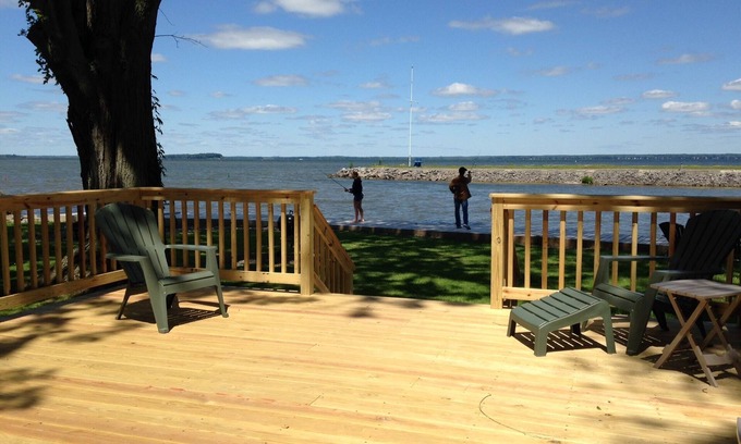 Bridgeport Cottage | Boating/Fishing Gem #2 on Oneida Lake, near Bridgeport, NY.