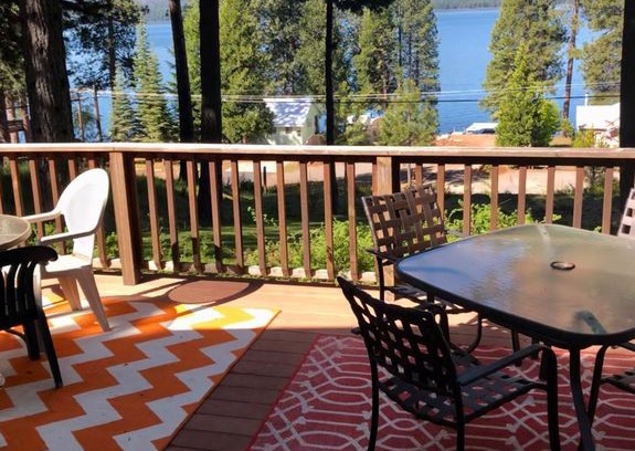 East Shore House | 'BOBBY'S LAKE BREEZE CABIN' - Enjoy the views, the breeze, and the serenity