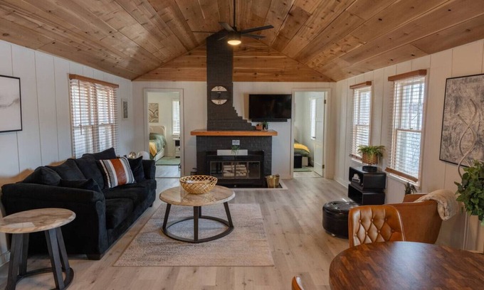 Eau Claire House | Bobs Landing steps from the Chippewa River!