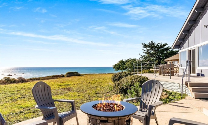 Sereno del Mar House | BodegaBayBeachHome-Astonishing Views!PoolTableLounge! Coastal Family Retreat