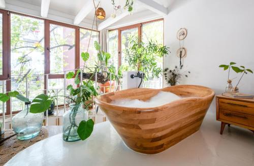 Taksim House | Boheme House with Bathtub & Terrace