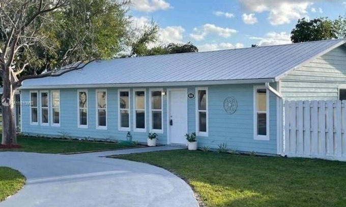 Hobe Sound House | Bohemian Paradise- a 3 Bed 3 Bath, Tranquil Oasis