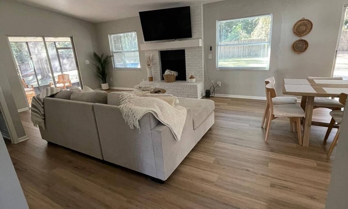 Gainesville House | Boho 3Br/2Ba with pool