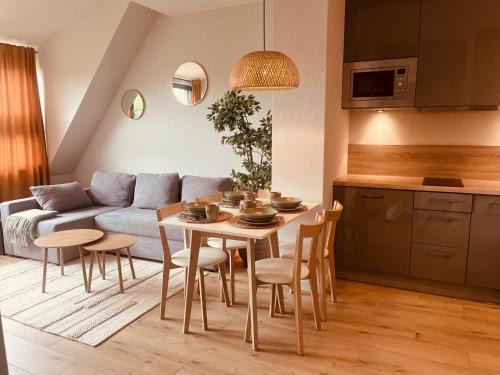 Kolobrzeg Apartment | BOHO APARTAMENT 43 Lwowska 12B KołoBrzegu SAUNA&JACUZZI