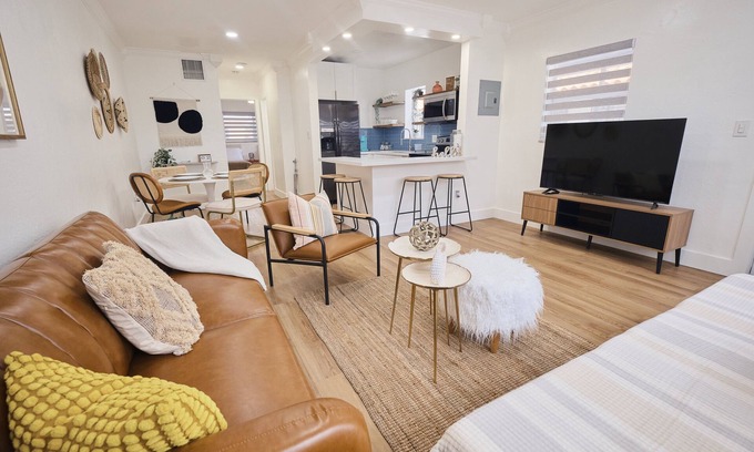 West Little Havana House | Boho Chic in the heart Little Havana with excellent night, and day, life!