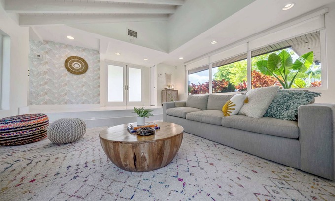 Glenvar Heights House | Boho House, Large Yard, Central Miami Location