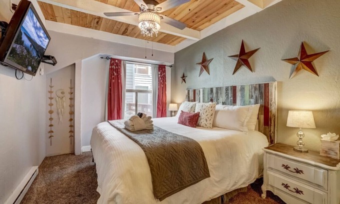 Tahoe Village Condo | Boho Powder Pad | Near Heavenly | Sleeps 3
