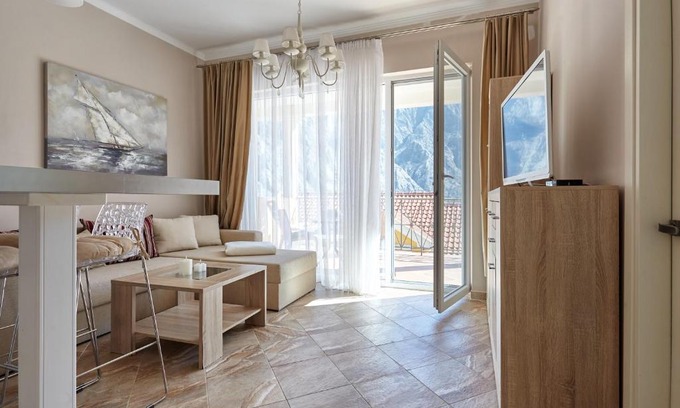 Orahovac Apartment | Boka Side Apartment