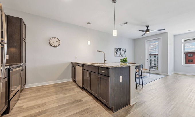 St. Peters Apartment | Bold 2415 I Stunning One Bedroom Modern Suite