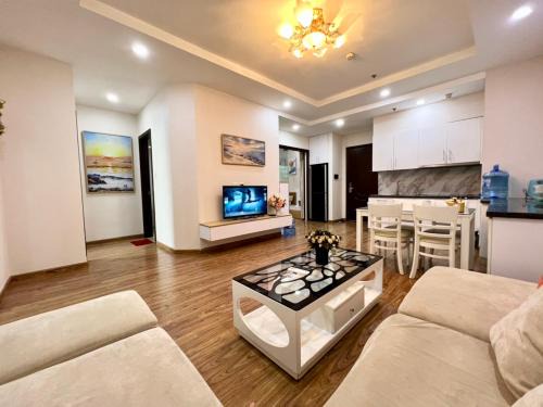 Hai Ba Trung Apartment | BOM HOMES- VINHOMES TIMES CITY -3BR- LUXURY APt