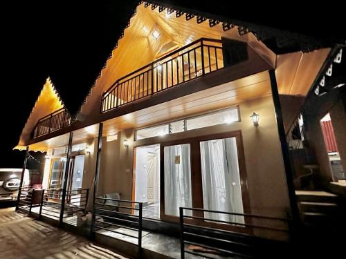 Rishop House | Bomzan's Dhim