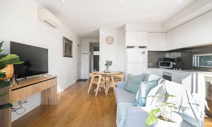 Bonbeach Apartment | Bon Beachfront Haven Cosy Coastal Calm