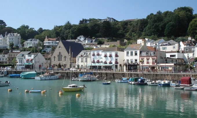 St Aubin House | Bon Viveur Guest House