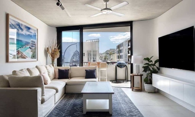 Bondi Beach Apartment | Bondi Beach Premium 2 bed Apt | Views | Parking