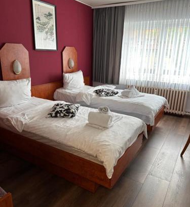 Lebenstedt Hotel | Bone To