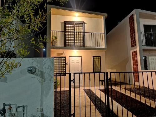 Apodaca House | Bonita Casa en fraccionamiento privado cerca del aeropuerto