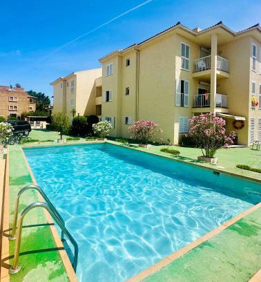 Puerto de Pollensa Apartment | Bonito apartamento con piscina a 50 metros de la playa!