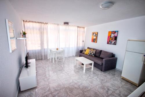 Playa del Ingles Apartment | Bonito Apartamento 105 by CASAS COCODRILO