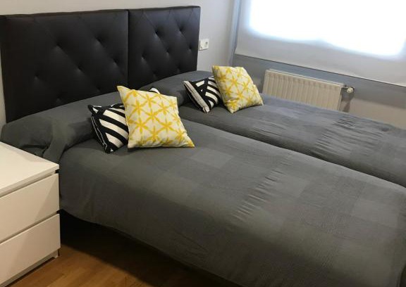 La Corredoria y Ventanielles Apartment | Bonito piso zona hospital con garaje