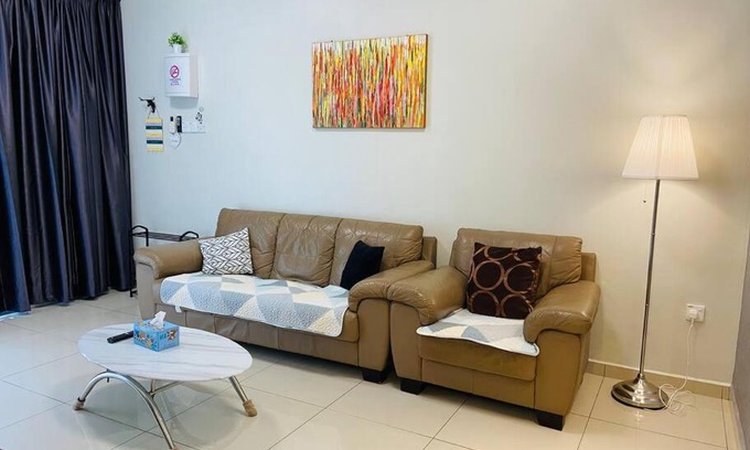 Tanjong Bidara Apartment | Bonjour Riverview 2KM Jonker/6 Pax/Netflix/100Mbps