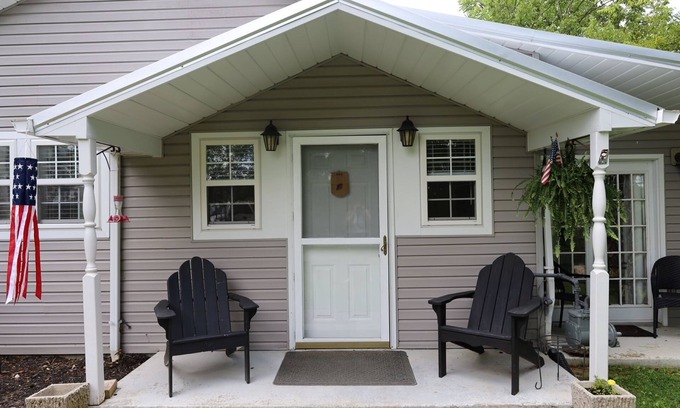 Pigeon Forge Cabin | Bonnie's Place ON the Parkway