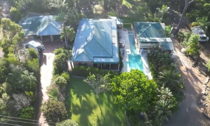 Bonny Hills House | Bonny Hills Retreat close to beach and shops