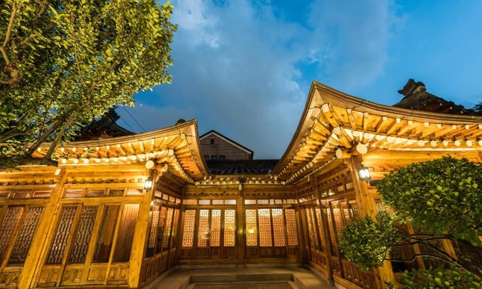 Gahoe-dong Hotel | Bonum 1957 Hanok and Boutique