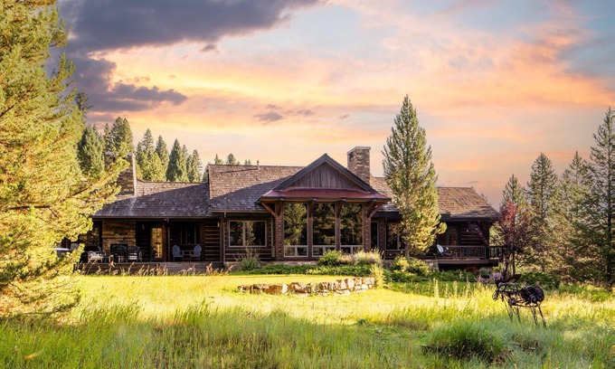 Spanish Peaks House | Book a Summer Getaway! Modern Mountain Home, Deck and Outdoor Fireplace, Near Ousel Falls Park!