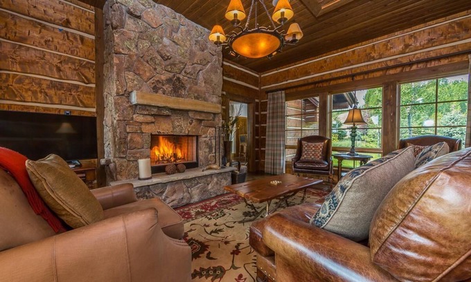 Spanish Peaks House | Book for Winter! Spanish Peaks Cabin -Stunning Views, Hot Tub, Fire Pit! Ski Access Across the Road!