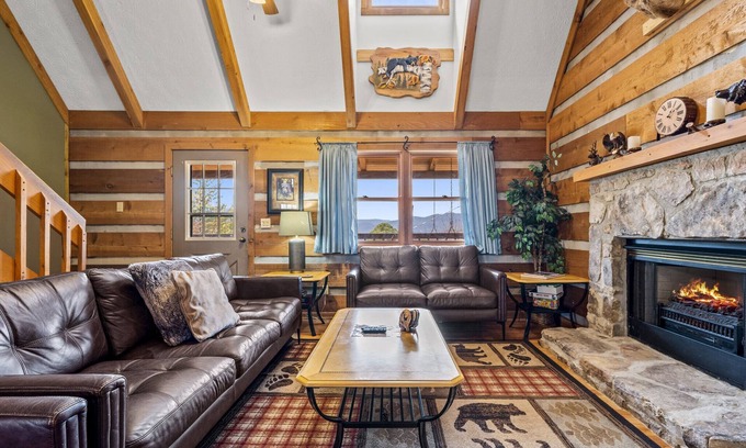 Gatlinburg - Pigeon Forge Cabin | Book NOW and receive tickets to Dollywood, Anakeesta and many more