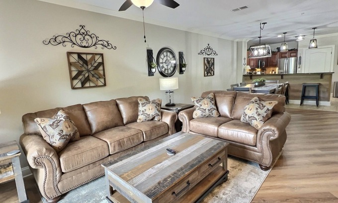 Gatlinburg Condo | Book now- Downtown Gatlinburg Strip, walk to everything!