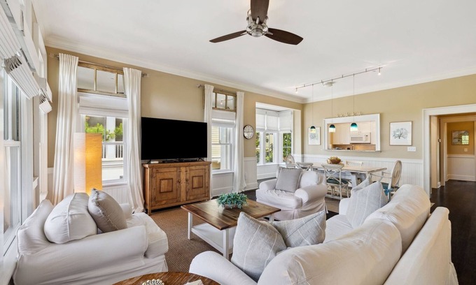 Watercolor Condo | Book Now for Fall Stays! Park District - Park Views - Sonos System! Fully Renovated in 2022!