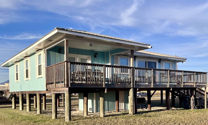 Dauphin Island House | Book your 2025 vacation now. Come enjoy the Sand and Sea at our Coastal Cottage!