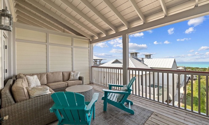 Beach District Condo | Book Your Fall Getaway Now! Beach District - Balcony Gulf Views! 3 Adult Bikes!