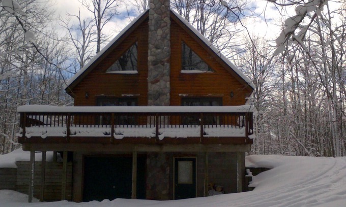 Elmira Ski Chalet | Book Your Summer & Fall Get-Away - Beautiful Scenic Cedar Chalet near Gaylord