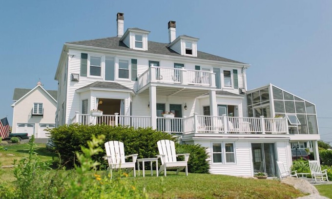 Boothbay Harbor Hotel | Boothbay Harbors Ocean View Garden Suite! Admiral's Quarters Room 9 - Jersey's Favorite Room!