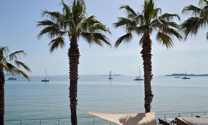 Toulon - Hyeres Hotel | Bor Hôtel & Restaurant - Plage privée
