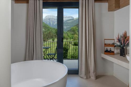 Broto House | Borda Mondarruego